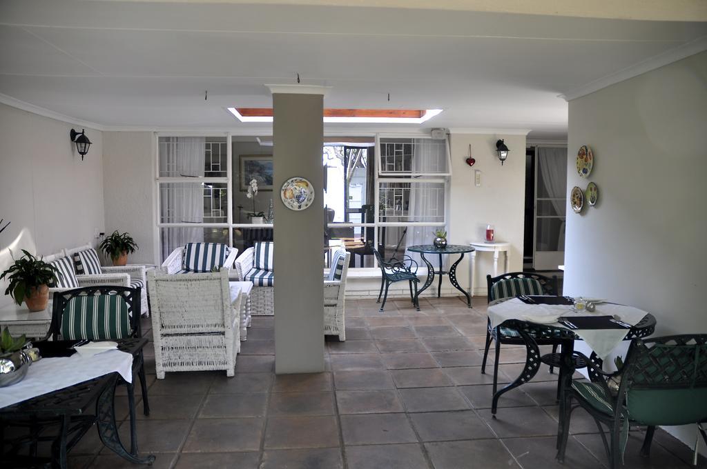 Rosebank Lodge Guesthouse By Claires Johannesburg Exterior photo